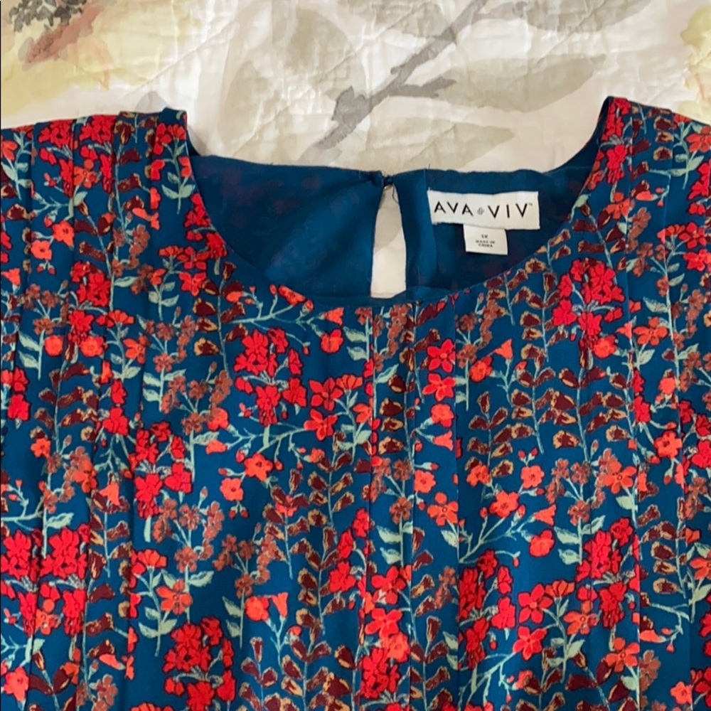 Ava & Viv Floral Blouse - Picture 2 of 10